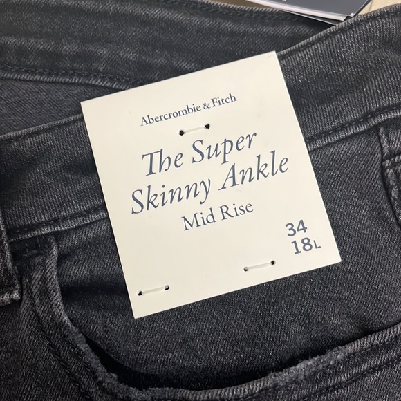 NWT Abercrombie Jeans - Picture 2 of 5